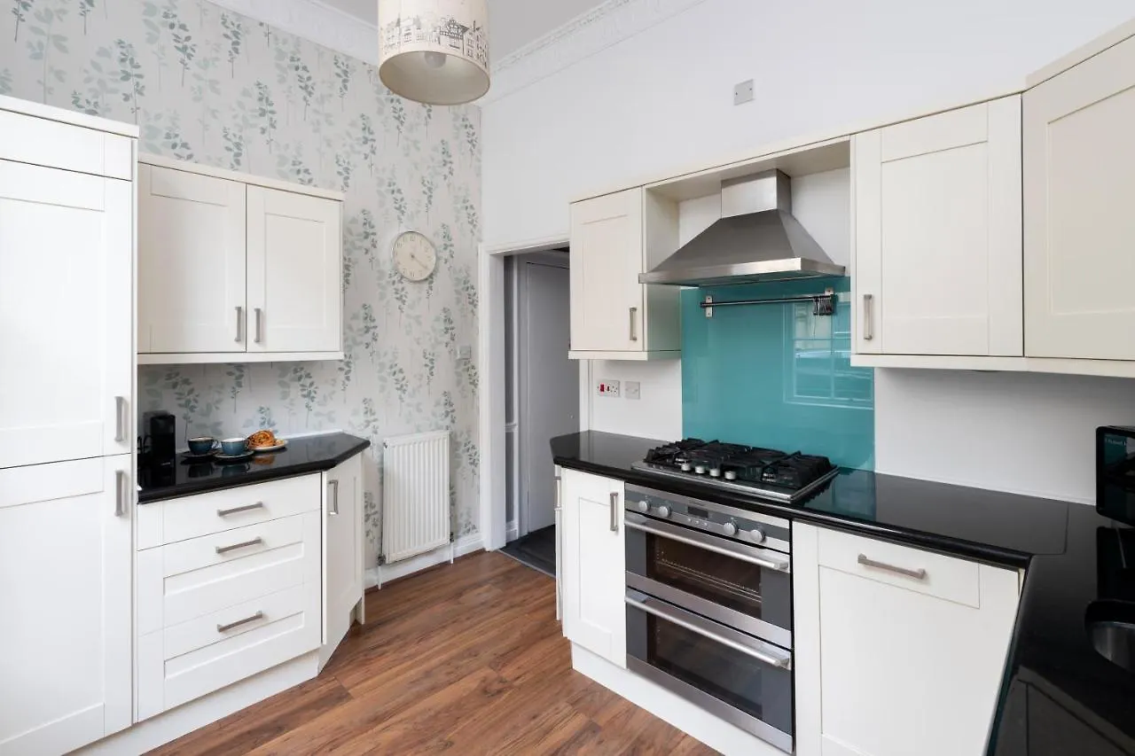 Garden Maisonette In Bath City Centre Apartamento